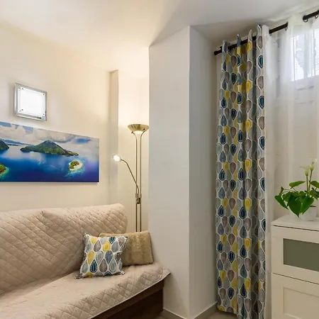 Fantasticstylish & Aircon, Near Lasamericas Appartement *
