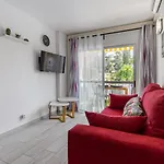 Fantasticstylish & Aircon, Near Lasamericas *