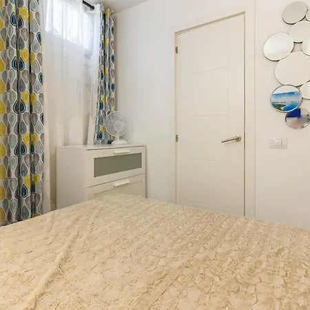 Fantasticstylish & Aircon, Near Lasamericas Apartament Playa de las Americas (Tenerife)